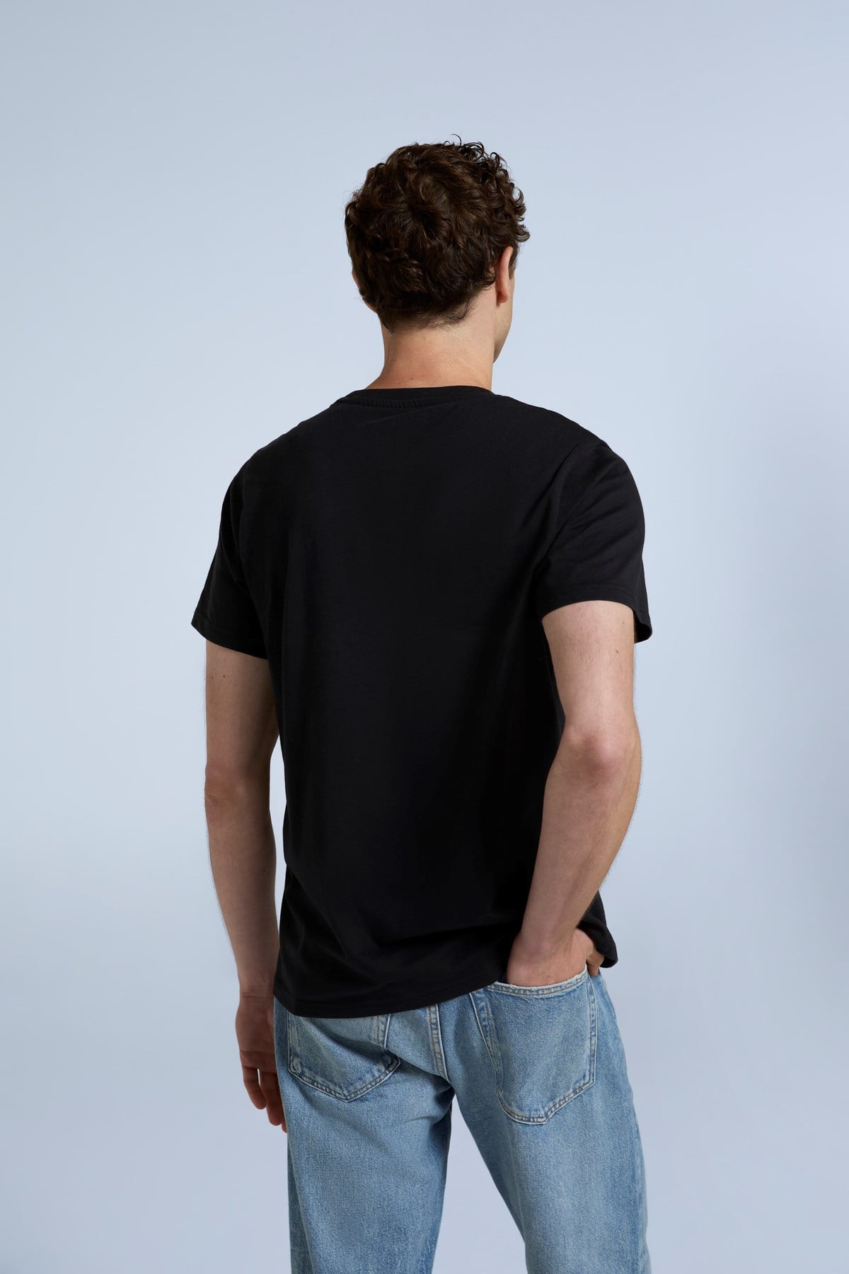 Leon Mens Relaxed T-Shirt