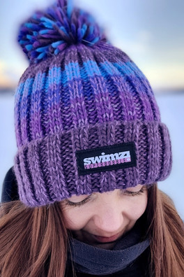 Berries Gradient Reflective Super Bobble Hat - Berries