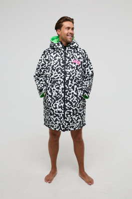 Sherpa Unisex Changing Robe - Black/White