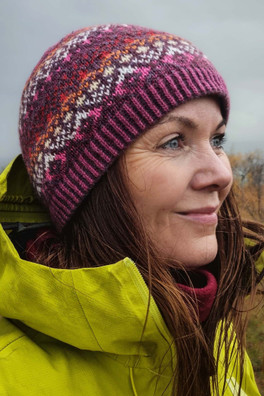 Hildasay Berries Beanie Hat - Pink