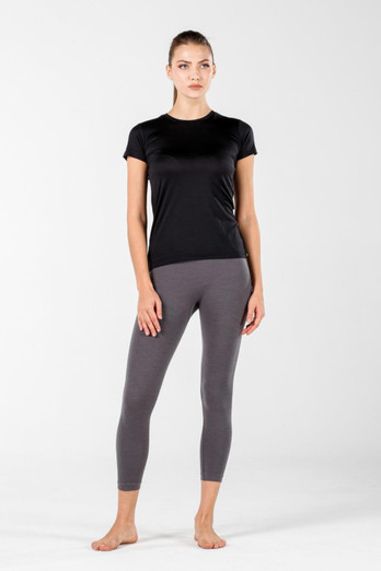 Pera Women's 100% Merino Crew Neck T-Shirt - Black