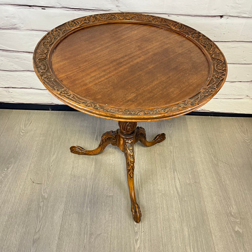 Vintage Round Wood Carved Side End Table Lamp Table