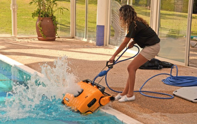 Dolphin Wave 300XL Large Commercial Automatic Swimming Pool Cleaner
