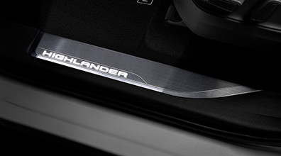 2020-2026 Highlander Illuminated Door Sills