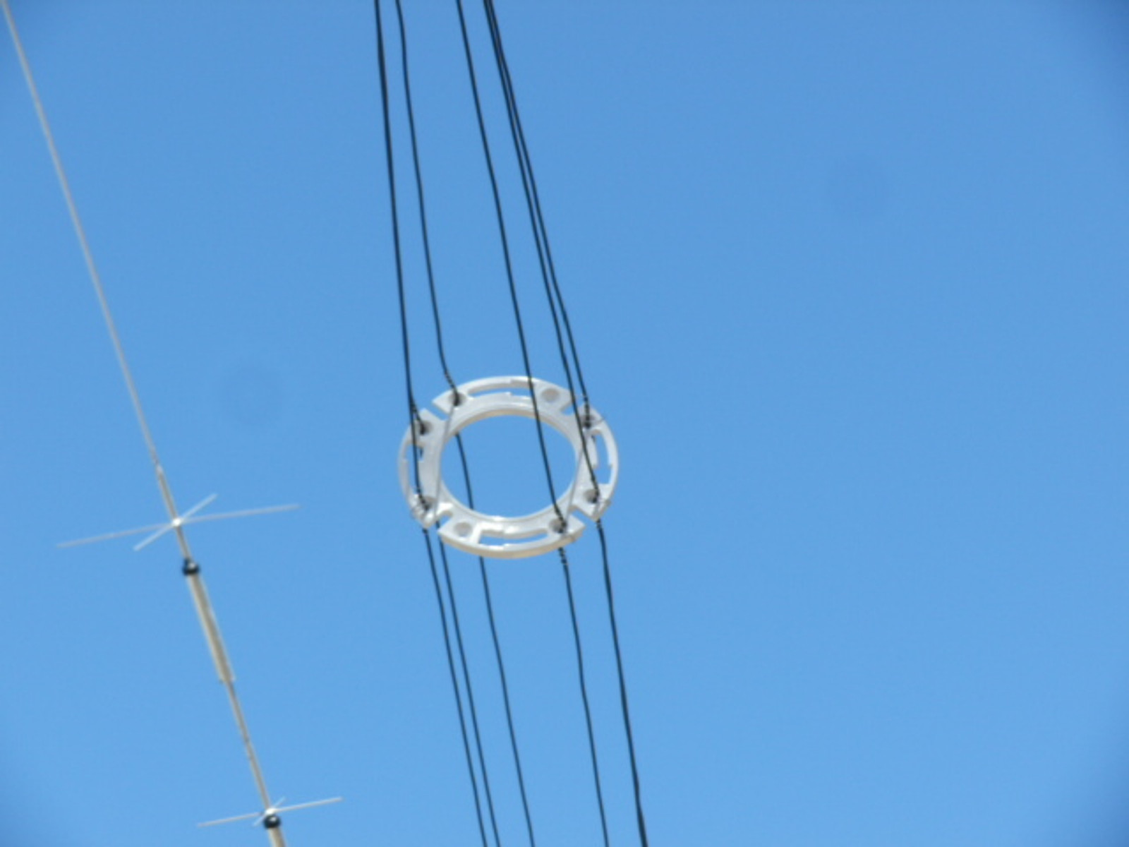 Cage Dipole Antenna