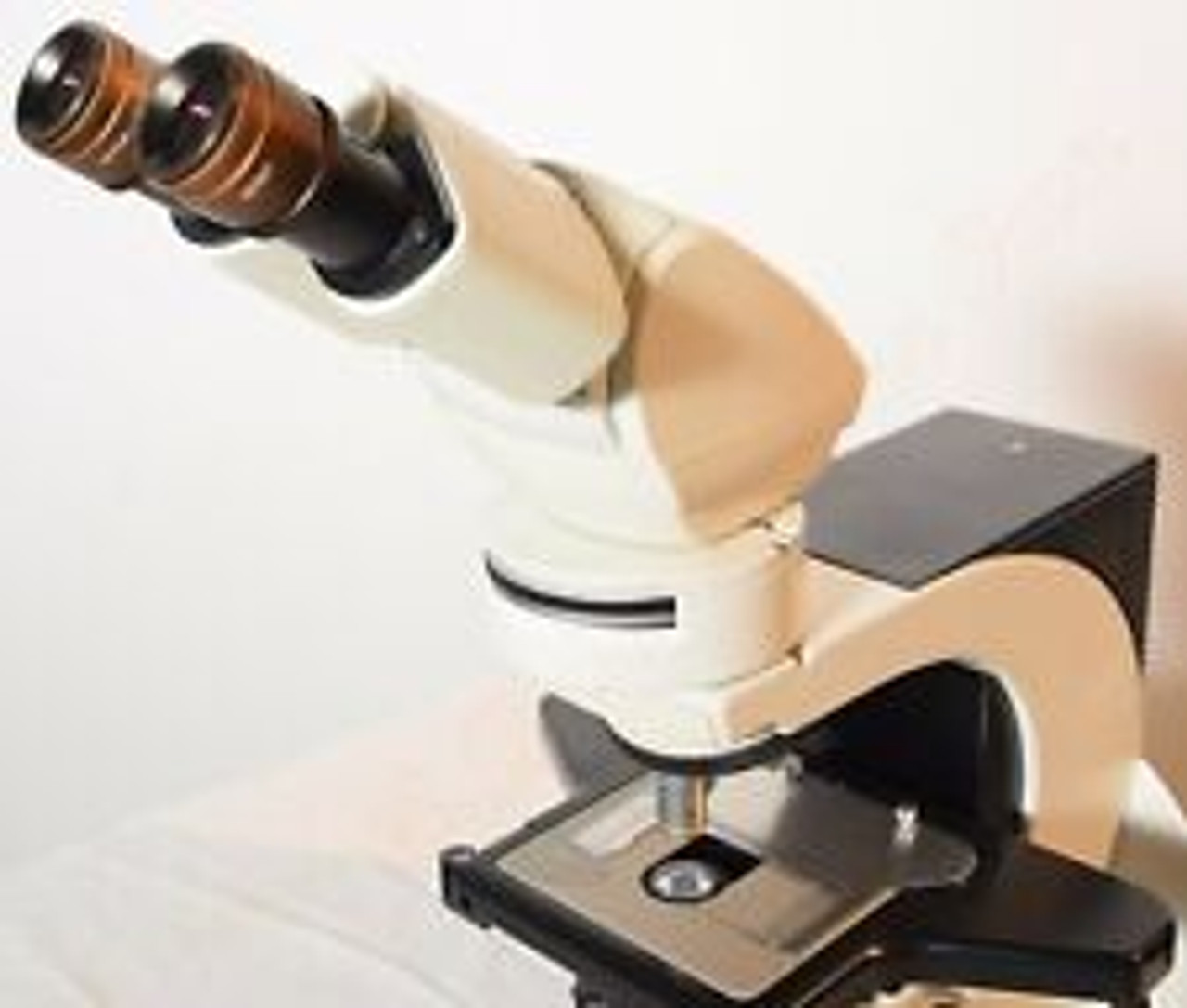 Leica DM2000 Microscope 1 Objective N Plan 10x Dm Magnification Changer 1-2x