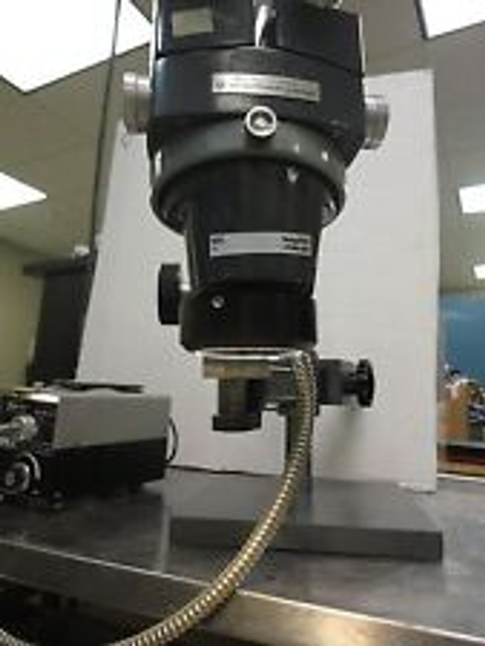 Ao Instr Microscope Mod 370 0.7 To 4.2X W/stand 10X Wf Eyepieces Mk Ii Light