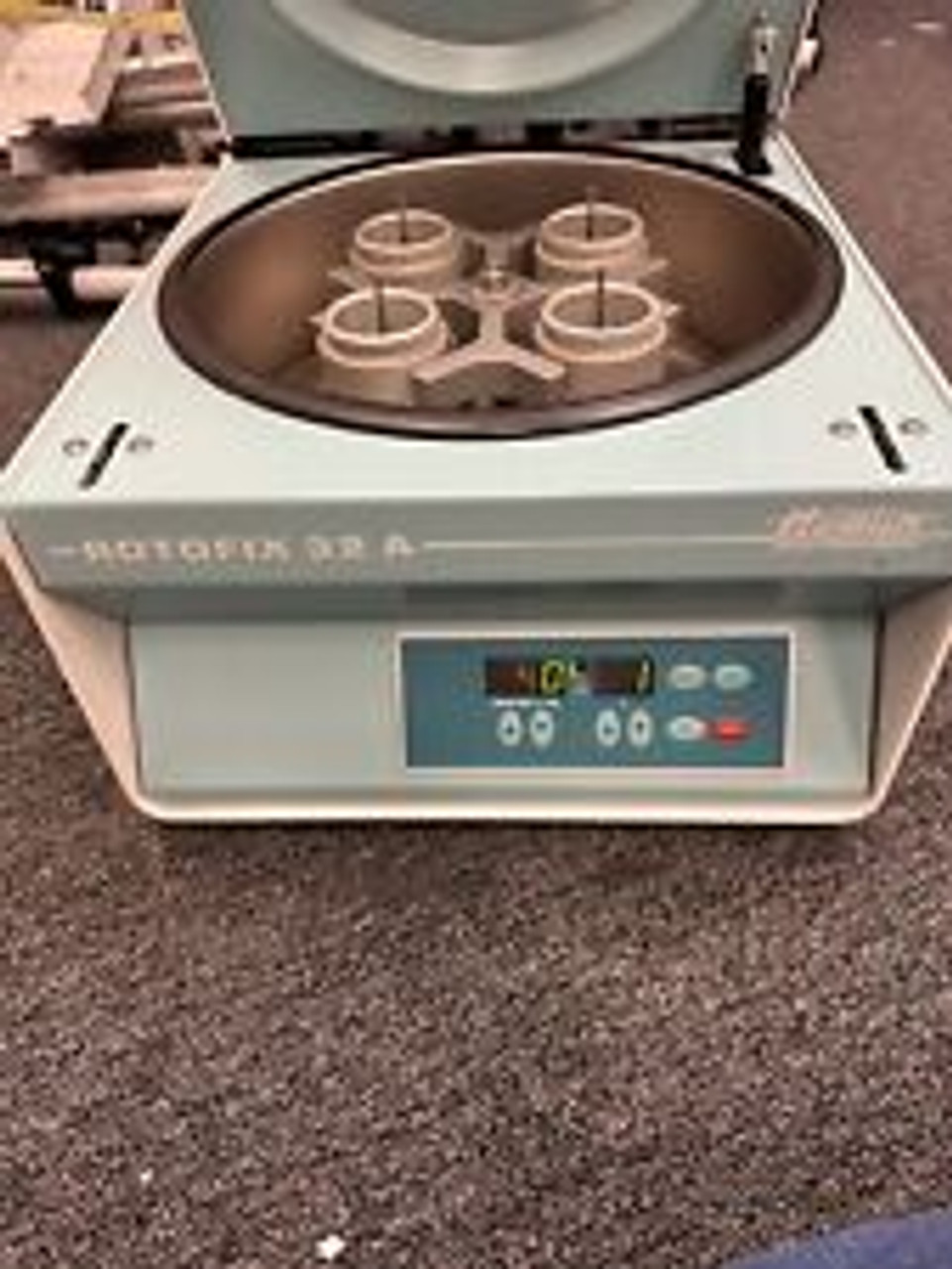 Hettich Rotofix 32A Benchtop Centrifuge