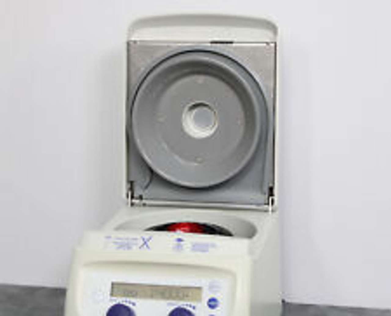 Eppendorf 5418 Benchtop Microcentrifuge FA-45-18-11 Fixed Angle Rotor