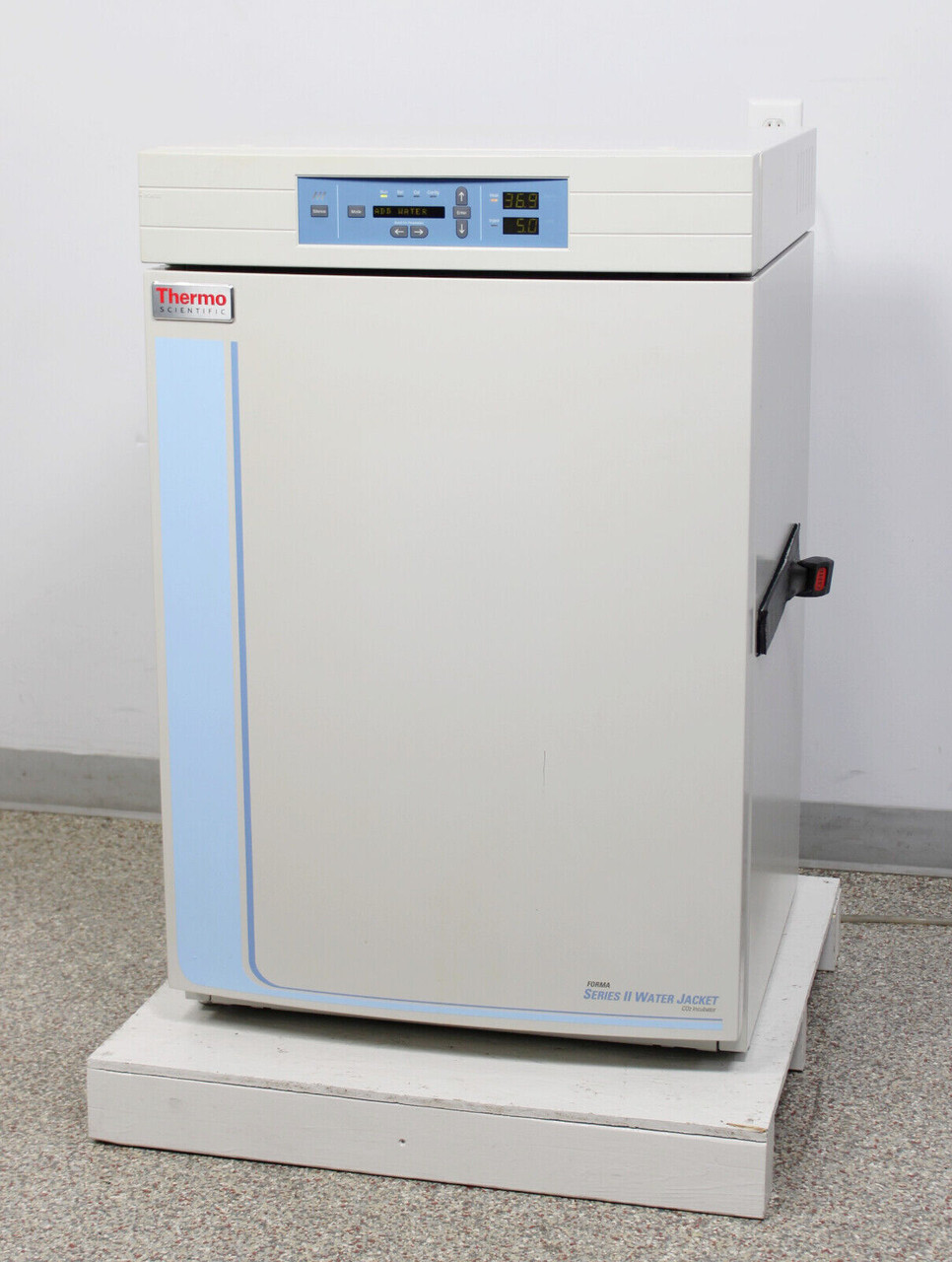 Thermo Scientific 3120 Forma Series Ii Water Jacket CO2 Incubator 3110