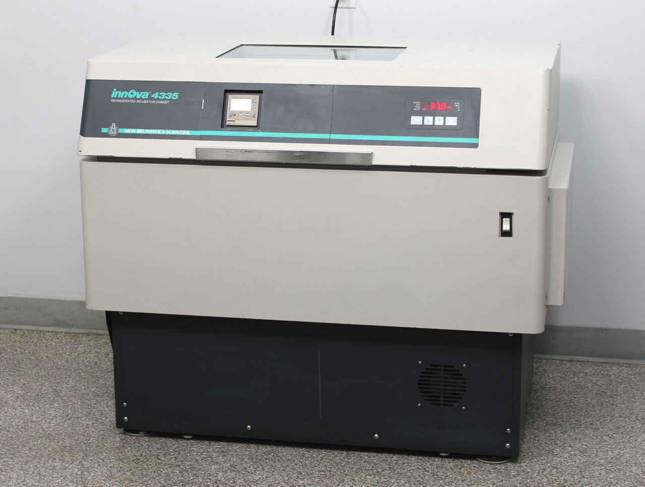 Brunswick Scientific Innova 4335 Floor Incubator Shaker M1193-1014