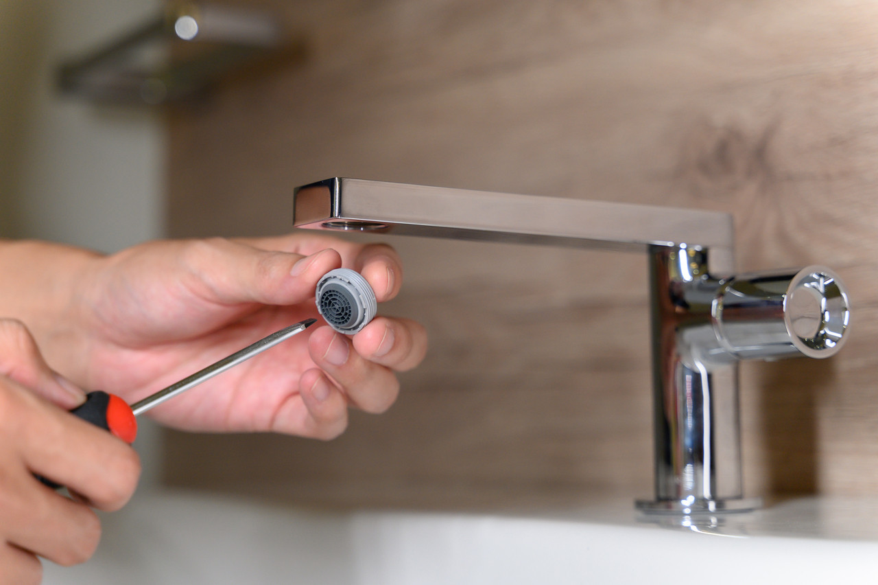 浴室淋浴配件及浴室龍頭安裝