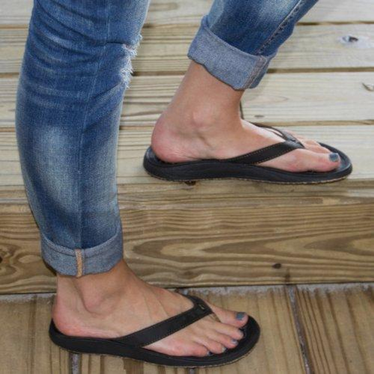 OLUKAI Women's Paniolo Thong Sandals, Black, 6 M US