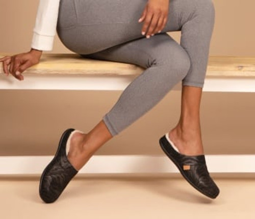 Strive Vienna Women's Supportive Slippers -  strive footwear VIENNA All Black Angled