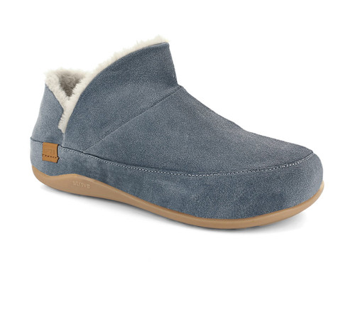 Strive Geneva II Women's Cozy Comfort Slipper - Charcoal - Angle