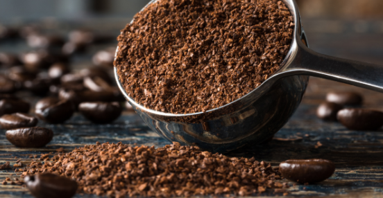 Whole Bean vs. Ground Coffee: Why Freshness is Non-Negotiable for the Perfect Cup