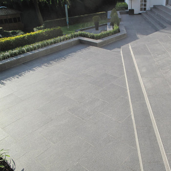 Black Basalt Paving in situ2