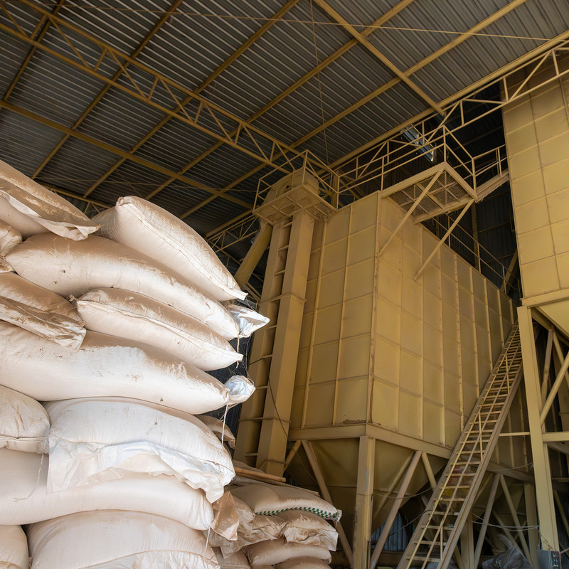 Feed mills that use a variety of free-flowing bulk solids prevent cross-contamination and improper batching with flow/no flow detection sensors