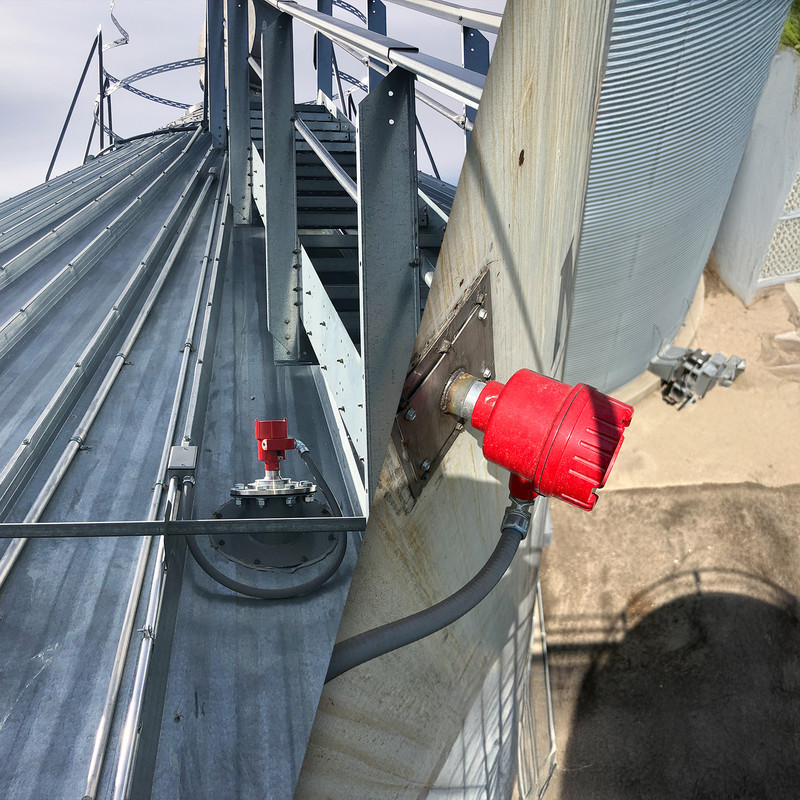 Where continuous sensors measure top-to-bottom bin levels, point level sensors alert or turn processes ON/OFF when a certain level is reached