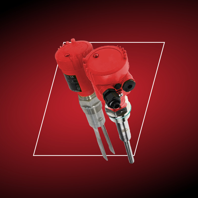 Vibrating fork and vibrating rod sensors prevent bulk material bridging and clinging