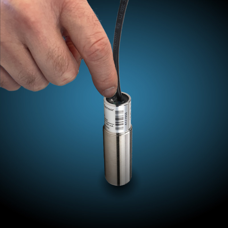 Push-button configuration on the TS-100.14 enables on-the-spot adjustment without using a PC or SensorView software