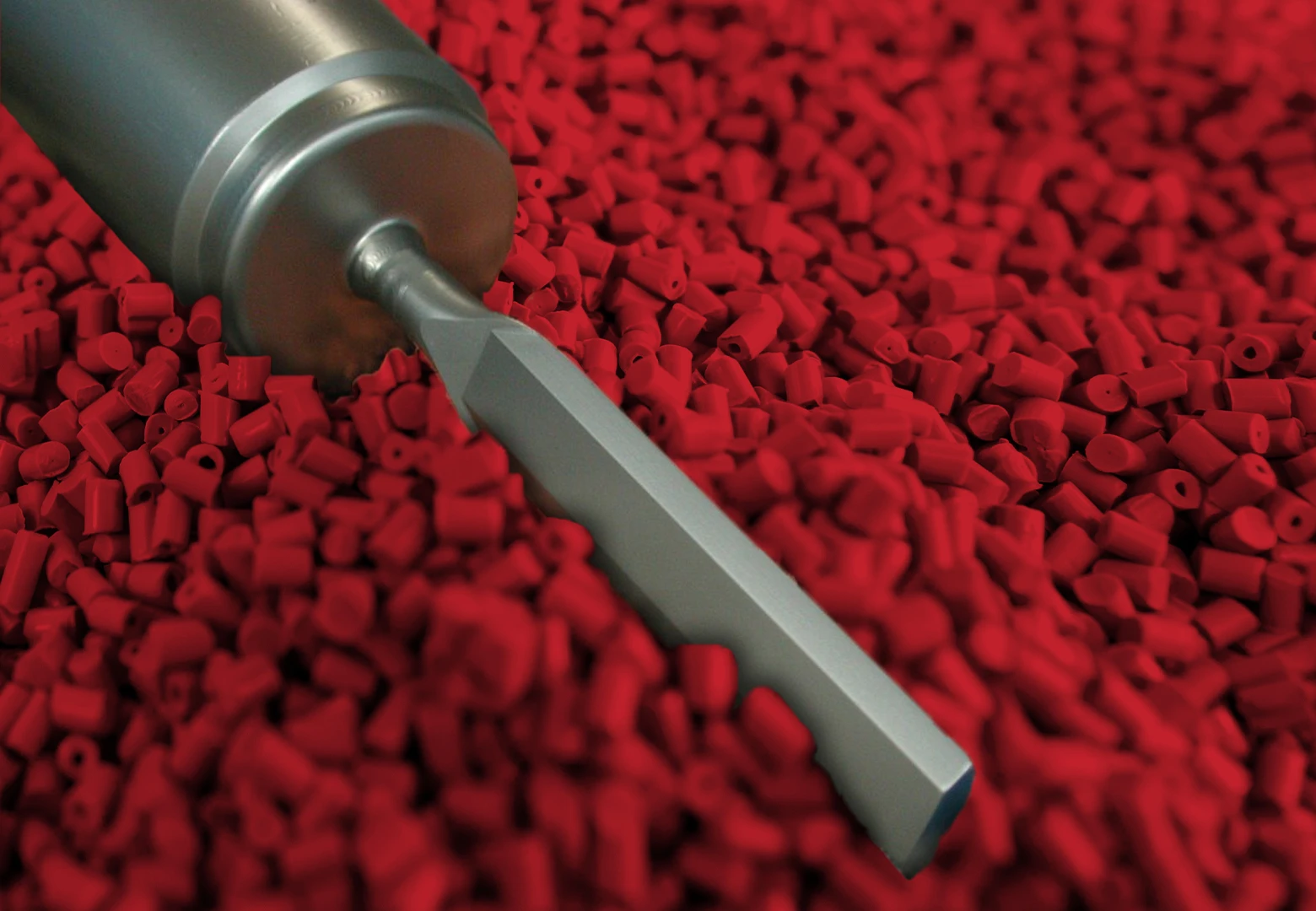 VRX vibrating rod sensors feature a buildup-resistant, sword-shaped blade