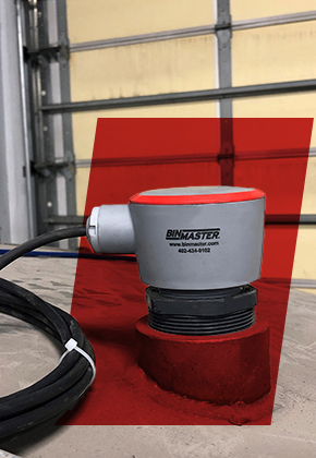 CNCR-100 with side connection mounted on a fertilizer tank