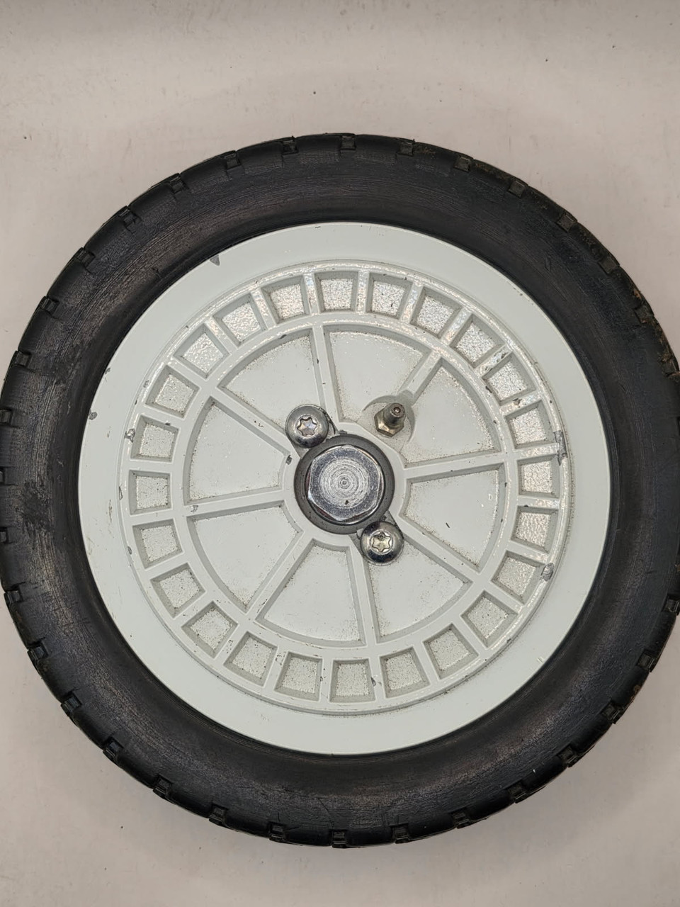 Toro 684576 - Lawn Mower Wheel Assembly
