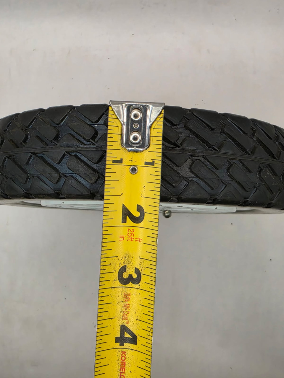 Toro 684576 - Lawn Mower Wheel Assembly