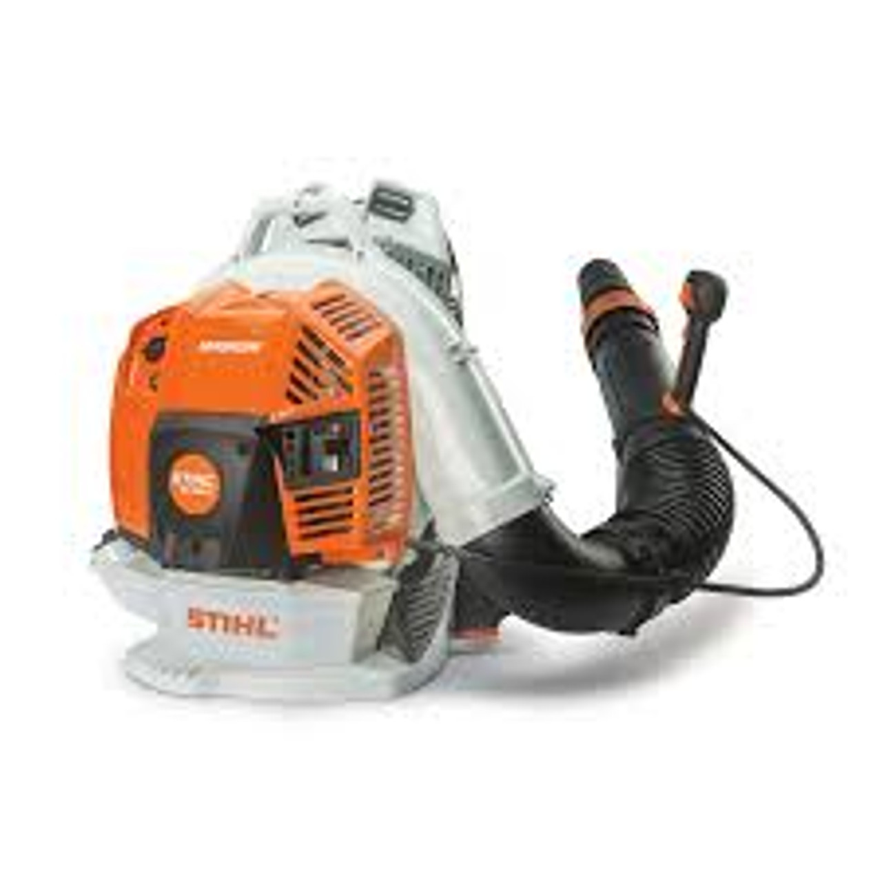 Stihl BR 800 C-E backpack blower clearing leaves with side-start feature Stihl BR 800 C-E backpack blower clearing leaves with side-start feature