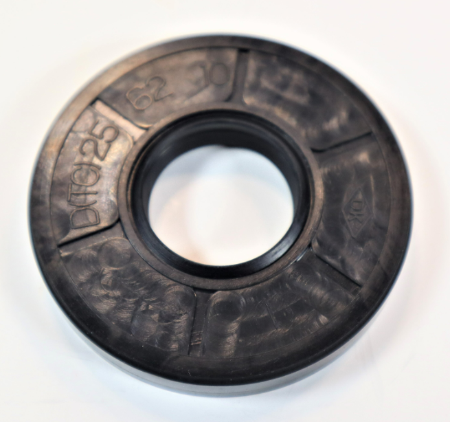 Mahindra V7441256210 - Oil Seal