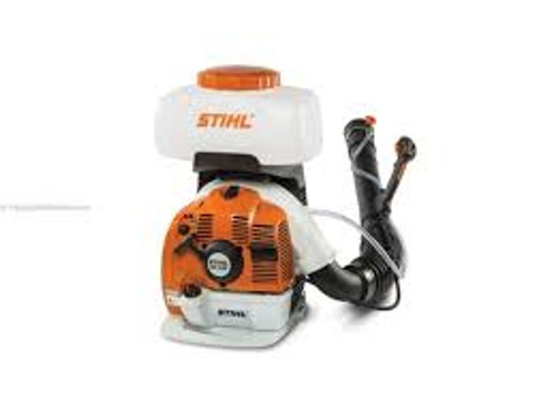 Landscaper applying pesticides with Stihl SR 430 sprayer