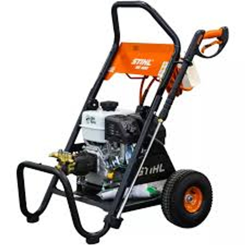 Close-up of Stihl RB 400 with hose, spray wand, and nozzles