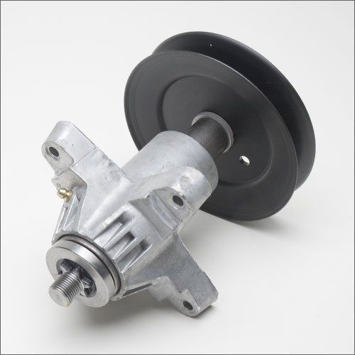 MTD 918-04197A Spindle & Pulley Assembly
