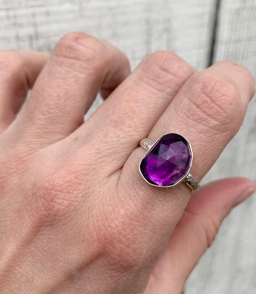 Geometric Rose Cut Purple Amethyst Sterling Silver Ring with Patterned Band