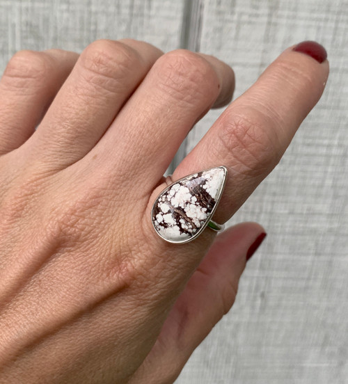 Pear Shaped or Teardrop White and Brown Wild Horse Jasper Ring 8.5-9