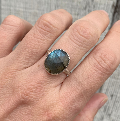 Edgy Faceted Oval Blue Flash Labradorite Sterling Silver Ring Size 8-8.5