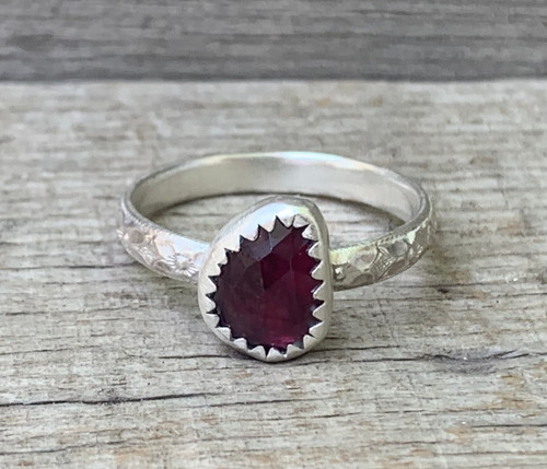 Dainty Free Form Solitaire Faceted Red Garnet Sterling Silver Ring Sizes 7.5-8.5