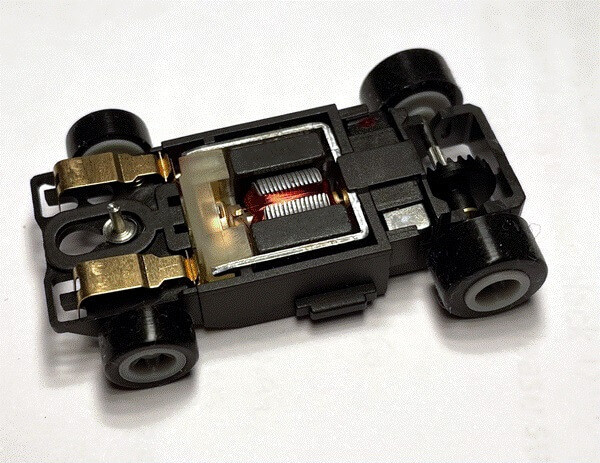 Bulldog AFX SRT HO Slot Car Chassis - Grey wheels - BRS Hobbies