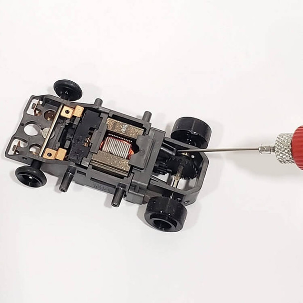 Viper compact needle oiler in use