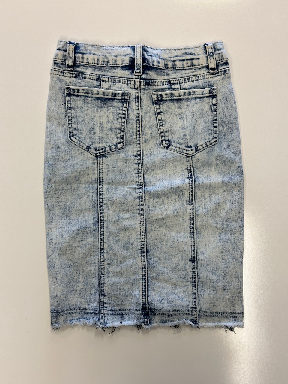Acid wash denim tiered mini skirt – Plum Delightful
