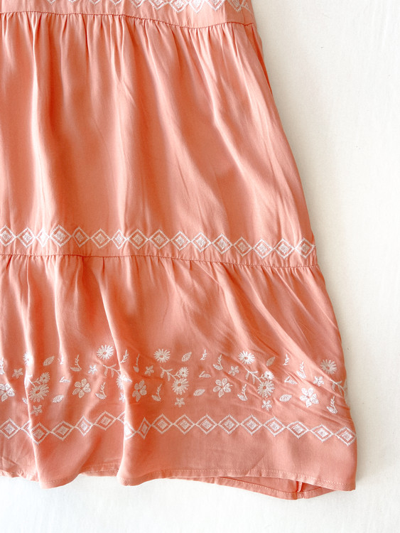 Hadley Embroidered Dress *Peach*