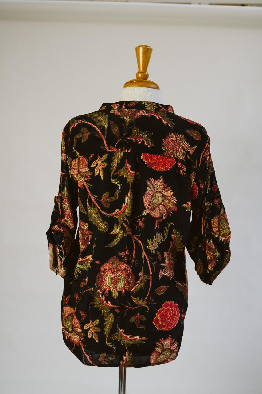 TALYNN Bohemian Printed Silk Blouse in Midnight Rose (M/lg) - Indie Ella  Lifestyle