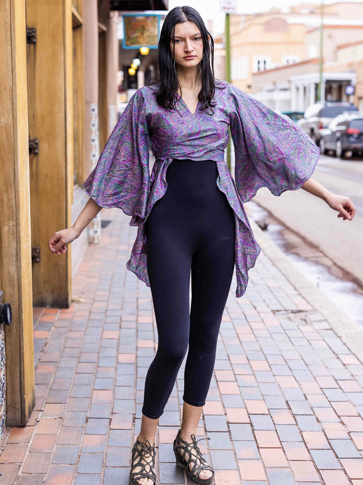 Can I Wear Leggings Under a Saree? Find Out Here! | Panaprium