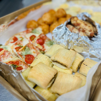 Ecofriendly boxes that are oven safe for reheating. Ecofriendly boxes that are oven safe for reheating.