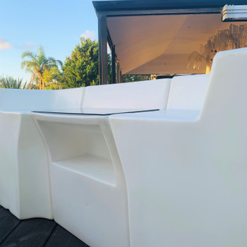 Can be paired with the Illuminated Straight Glo Bar for an advanced bar set up. Can be paired with the Illuminated Straight Glo Bar for an advanced bar set up.