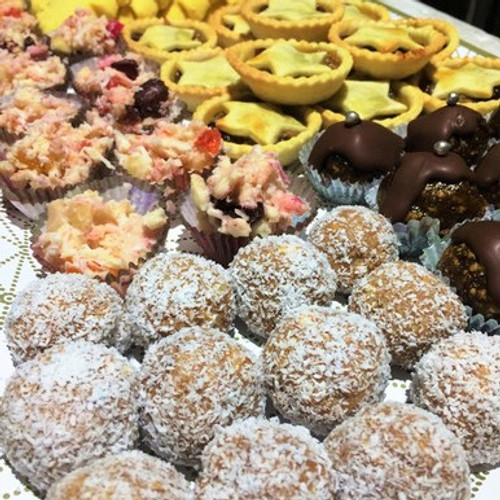 Nothing says Christmas quite like Rum Balls and Fruit Mince Pies