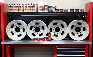  Renegade Products Lifted Truck & Forged Wheel Metal Polishing &  Detailing Complete Kit Complete with Metal Polishing Products, Spray Wax, &  Rubber Vinyl & Plastic Dressing : Automotive