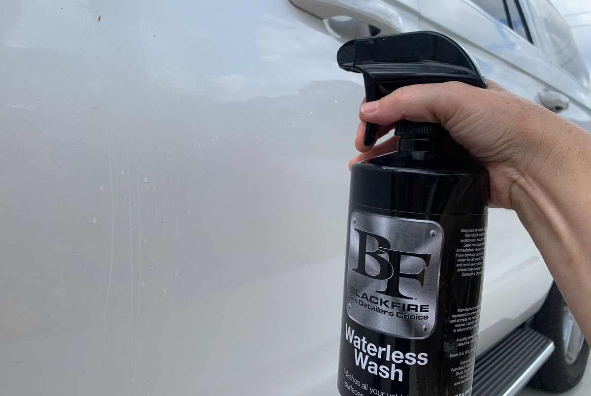 Spray a liberal amount of BLACKFIRE Waterless Wash directly onto the surface to ensure suffcient lubrication. This will avoid the risk of scratches and swirls while also encapsulating dirt and grime.