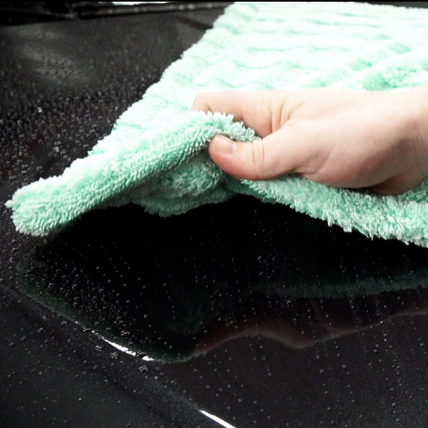 Drying wet car with Cobra Guzzler Hybrid Twisted Drying Towel